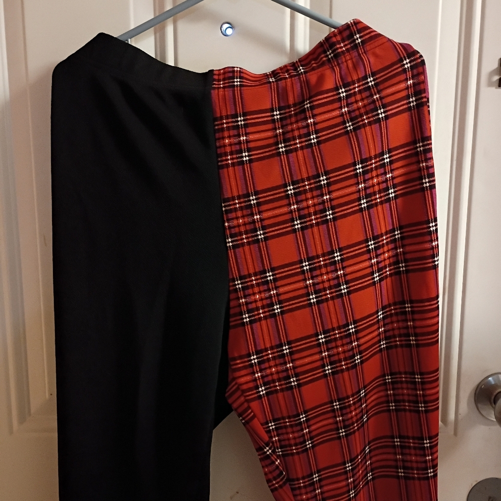 2/$10 Shein Curve Black And Red Plaid Split Leggings Size 3XL - Picture 2 of 6